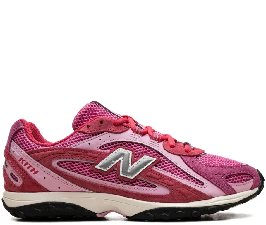 New Balance 204L mesh panel